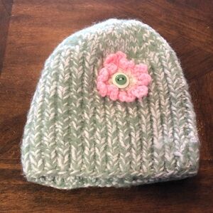Girl knit Beanie hat in good used condition